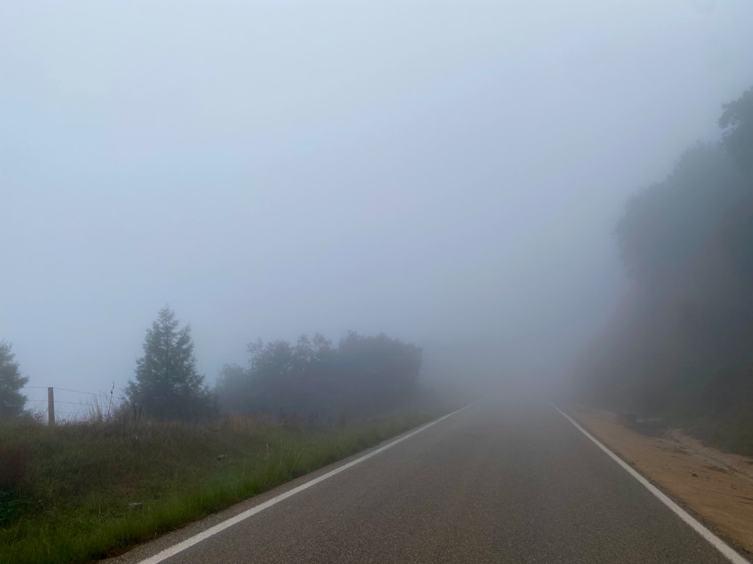 Desvendando a Neblina nos Sonhos: Um Guia Espiritual e Psicológico Brasileiro