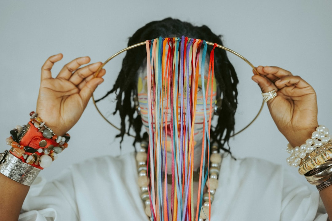 Decifrando Rostos nos Sonhos: Um Mergulho na Espiritualidade Brasileira e na Psicologia Junguiana