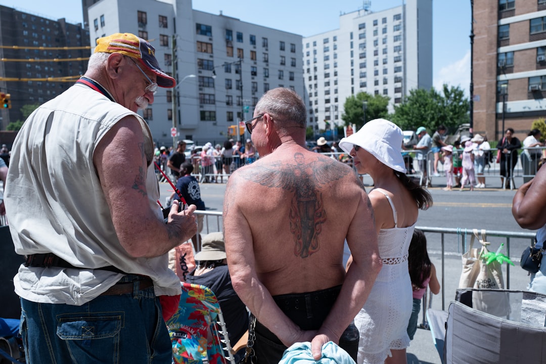 Sonhos de Nu em Público: Desnudando a Alma na Tradição Espiritual e Psicológica Brasileira