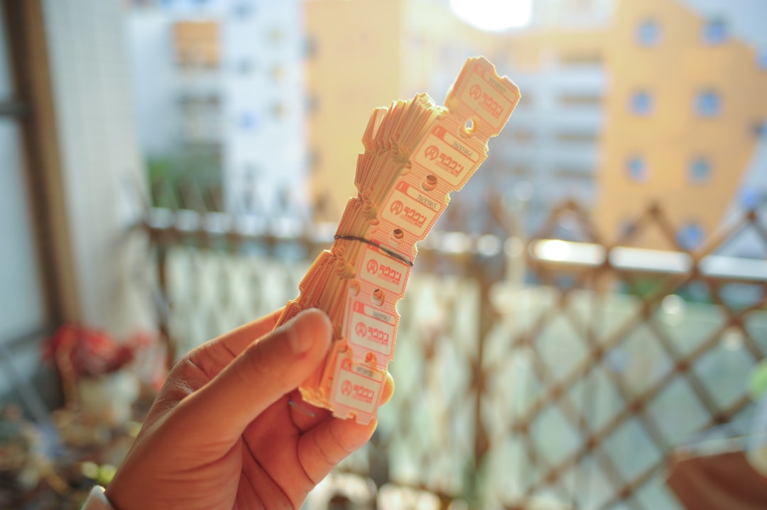 Sonhando com Loteria: Uma Jornada Espiritual Pelos Mistérios da Sorte e Abundância no Brasil