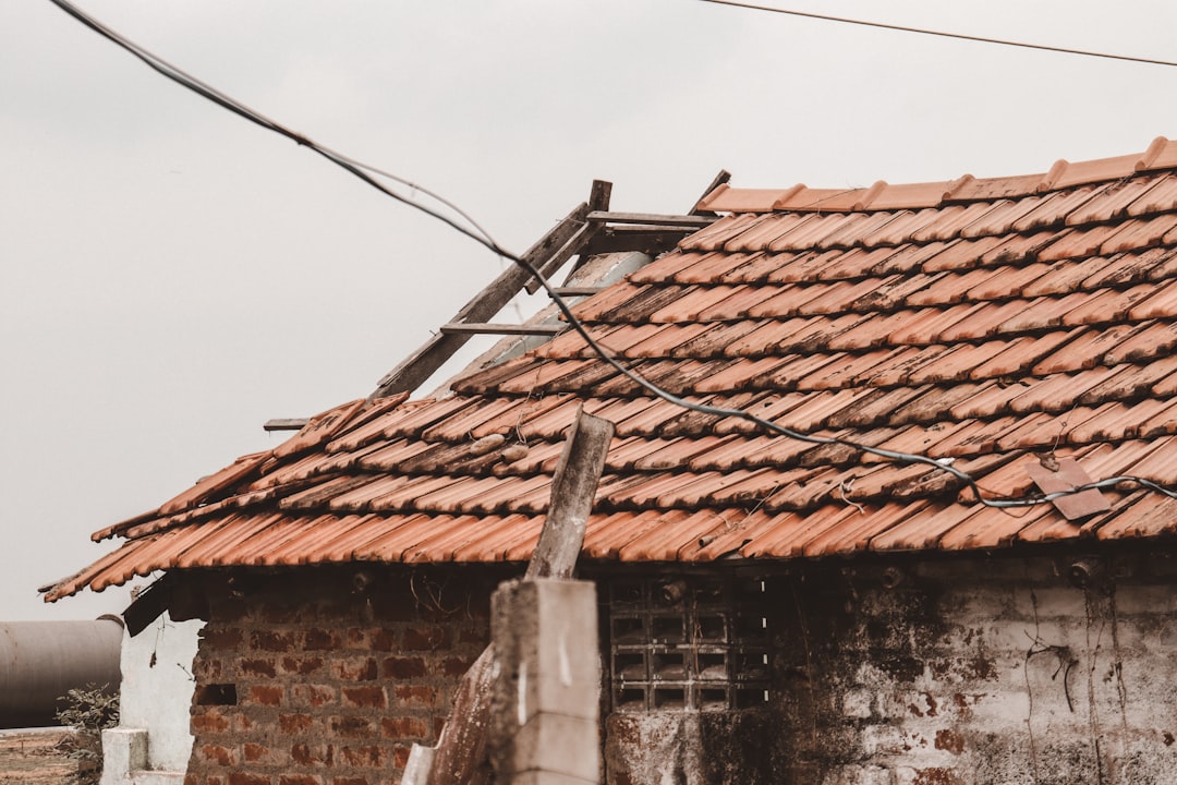 A Casa Velha nos Sonhos: Um Portal Espiritual e Psicológico na Tradição Brasileira