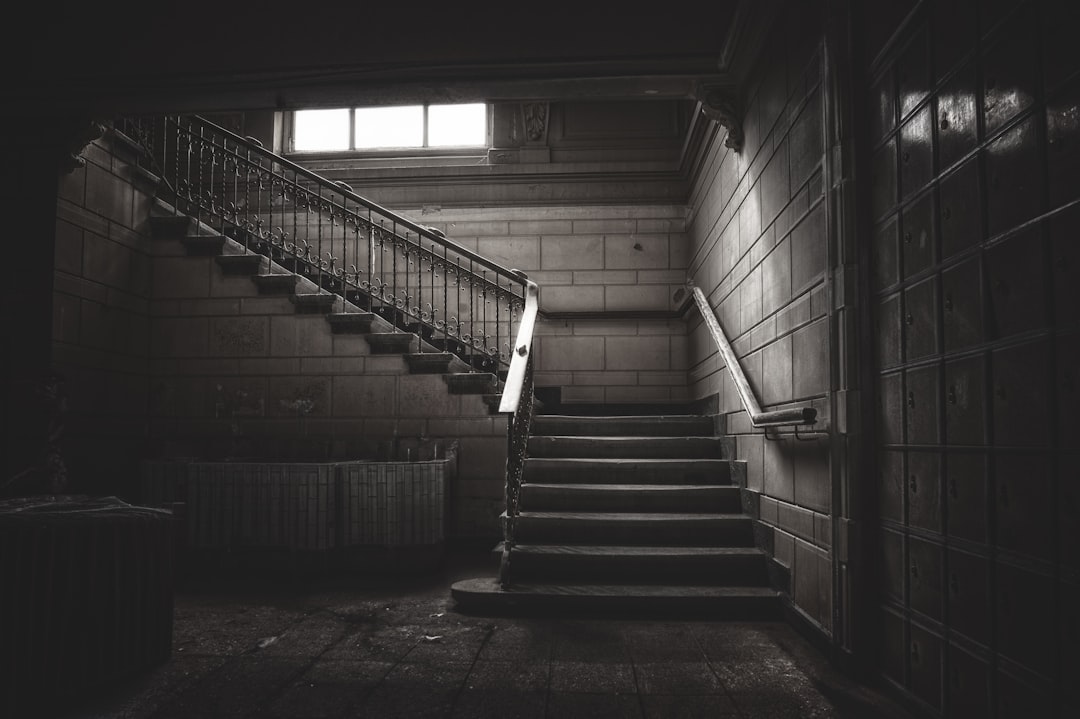 O Porão nos Sonhos: Uma Viagem pelos Mistérios da Alma na Tradição Brasileira